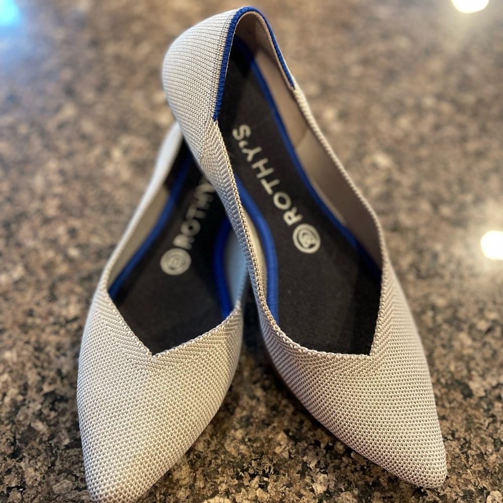 Rothy’s Gray/Beige women’s flats Size 8 READ description look at pictures